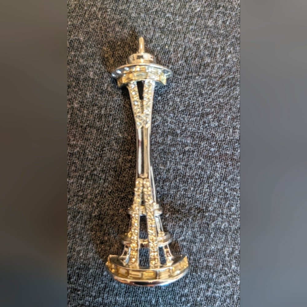 Vintage 1962 Space Needle Pin with Rhinestones